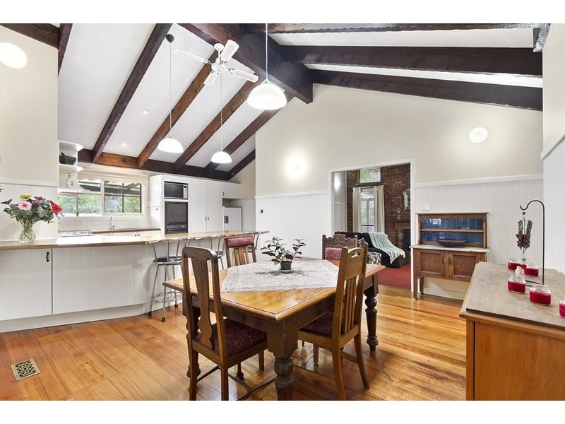 2 COBAR Court, Mooroolbark VIC 3138