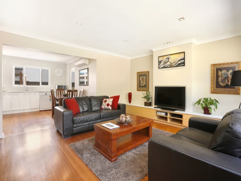 95 Cambridge Road, Mooroolbark VIC 3138