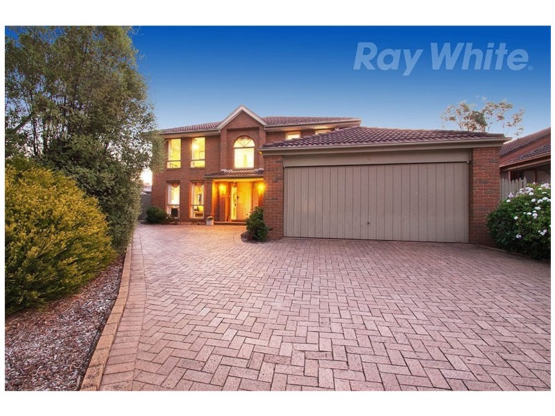 11 TARA Close, Croydon VIC 3136