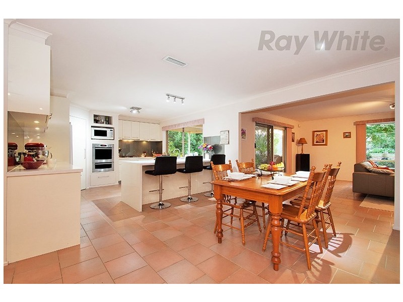 11 TARA Close, Croydon VIC 3136