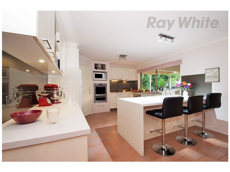 11 TARA Close, Croydon VIC 3136