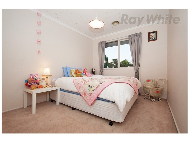 11 TARA Close, Croydon VIC 3136