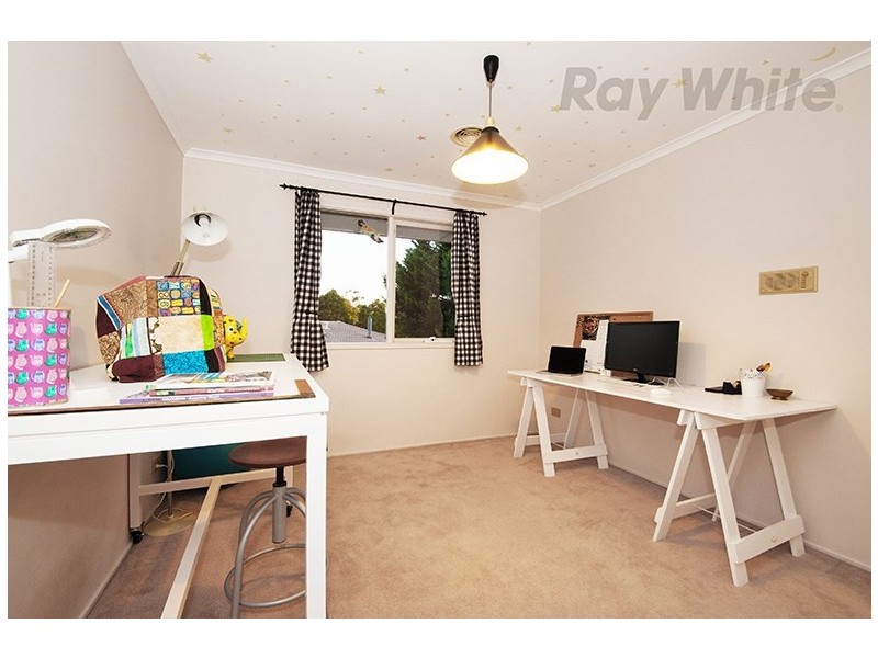 11 TARA Close, Croydon VIC 3136