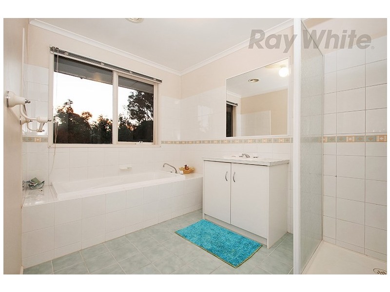 11 TARA Close, Croydon VIC 3136