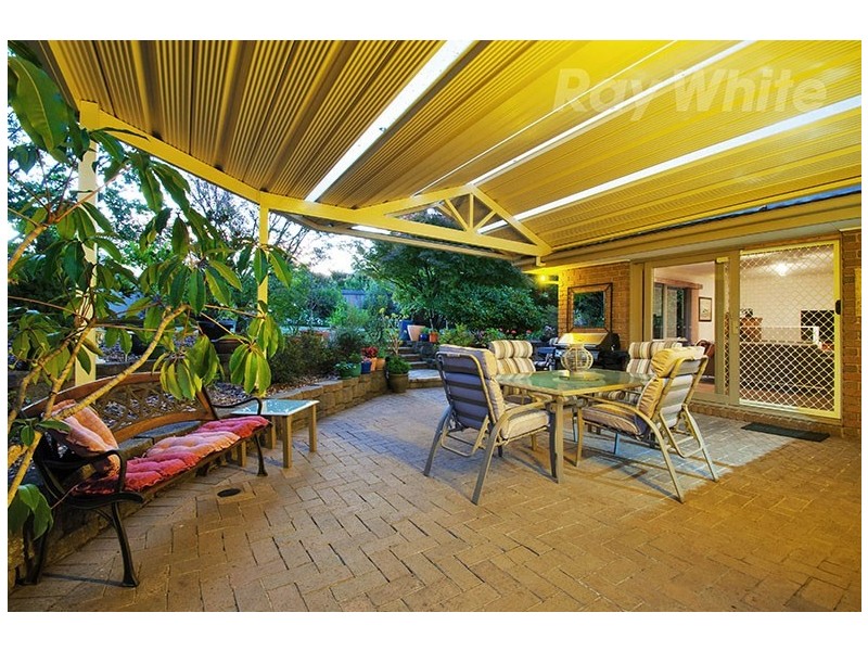11 TARA Close, Croydon VIC 3136