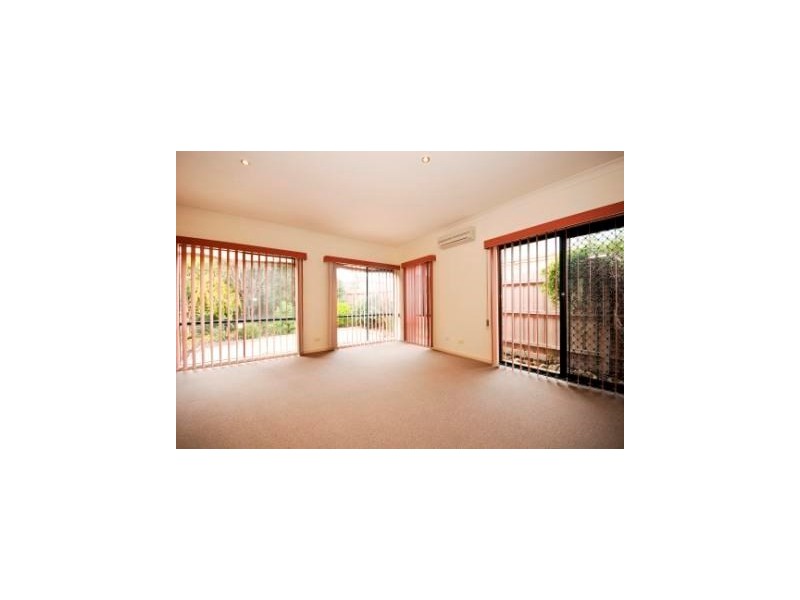 25 Chatswood Grove, Chirnside Park VIC 3116