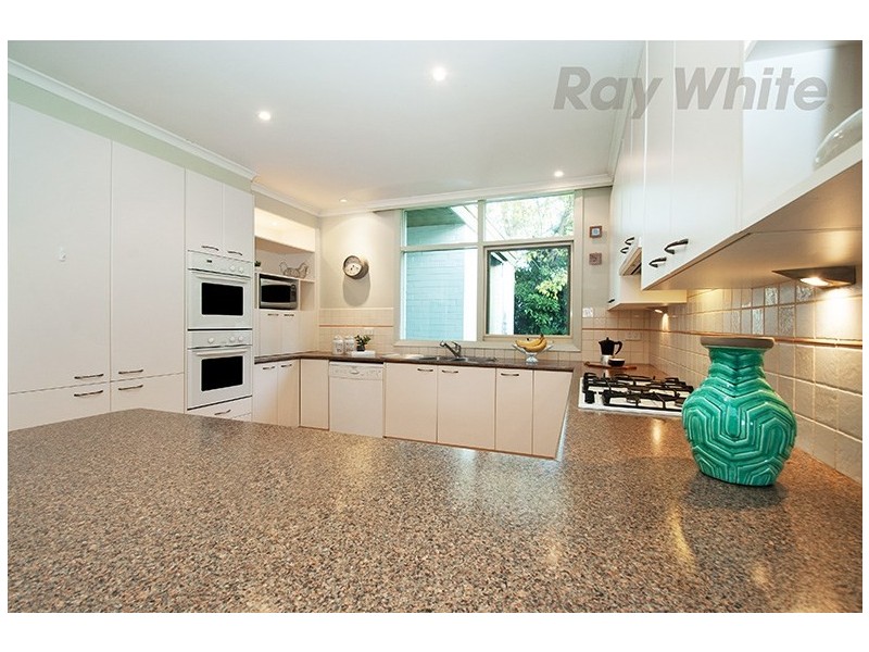 3 SHERWOOD Court, Croydon VIC 3136