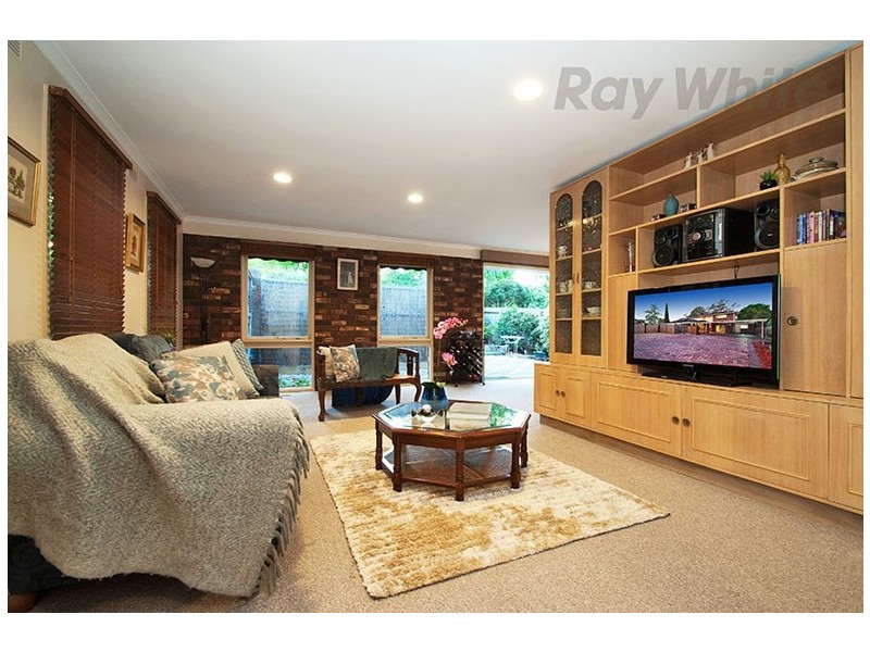 42 Lyons Road, Croydon North VIC 3136