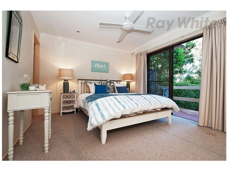 42 Lyons Road, Croydon North VIC 3136