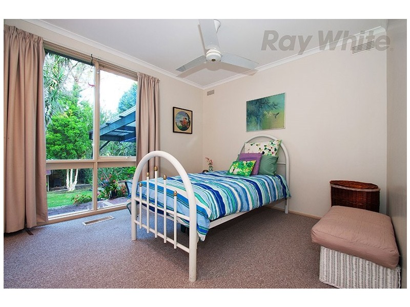 42 Lyons Road, Croydon North VIC 3136