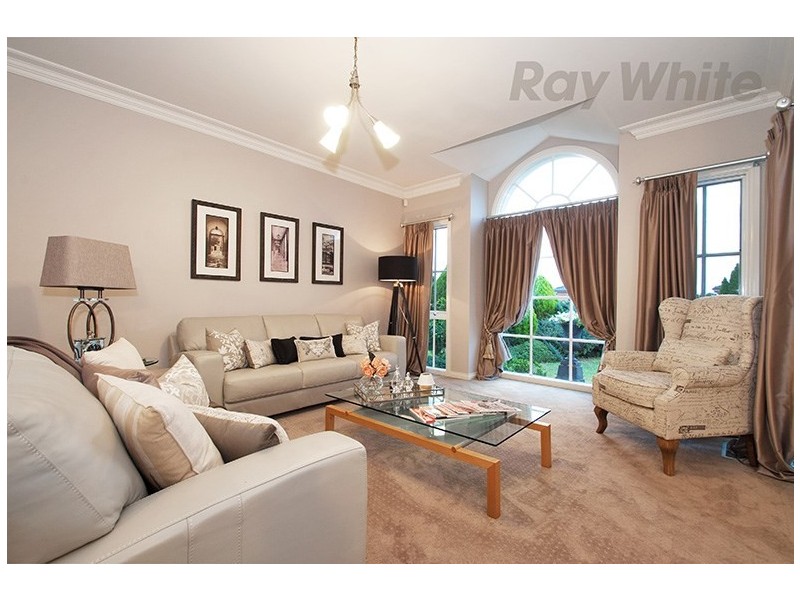 5 SUNNYRIDGE Court, Chirnside Park VIC 3116