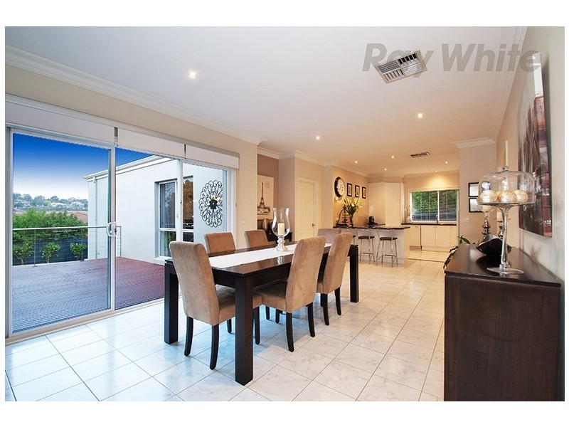 5 SUNNYRIDGE Court, Chirnside Park VIC 3116