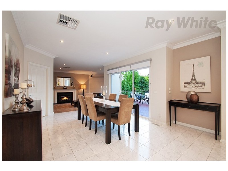 5 SUNNYRIDGE Court, Chirnside Park VIC 3116