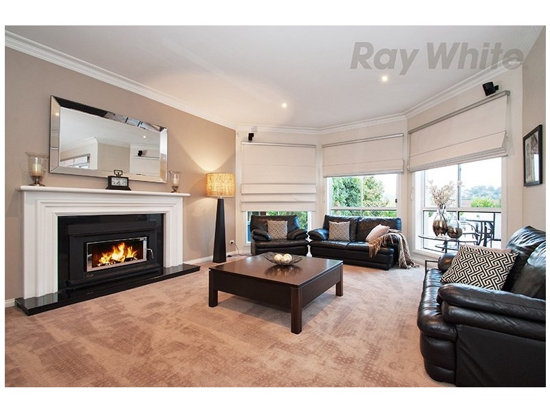 5 SUNNYRIDGE Court, Chirnside Park VIC 3116