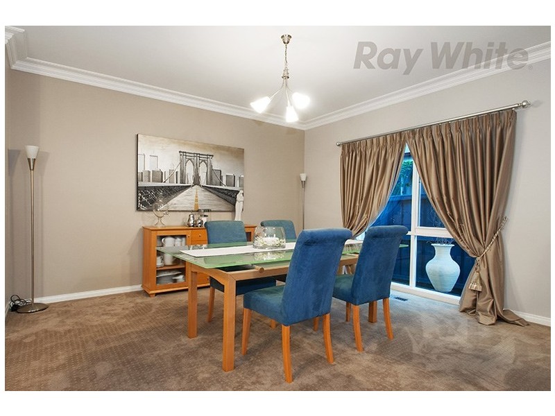 5 SUNNYRIDGE Court, Chirnside Park VIC 3116