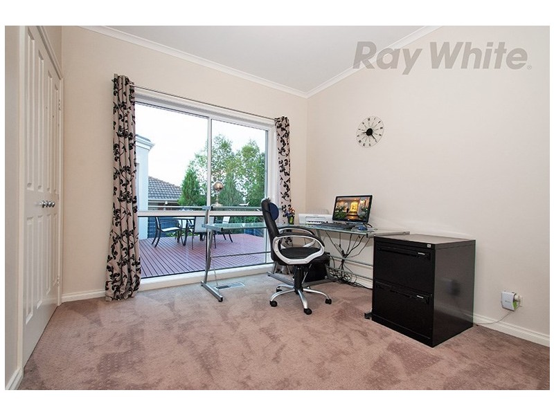 5 SUNNYRIDGE Court, Chirnside Park VIC 3116