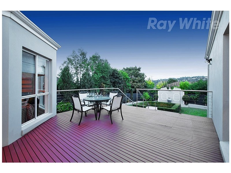 5 SUNNYRIDGE Court, Chirnside Park VIC 3116