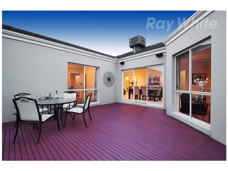 5 SUNNYRIDGE Court, Chirnside Park VIC 3116