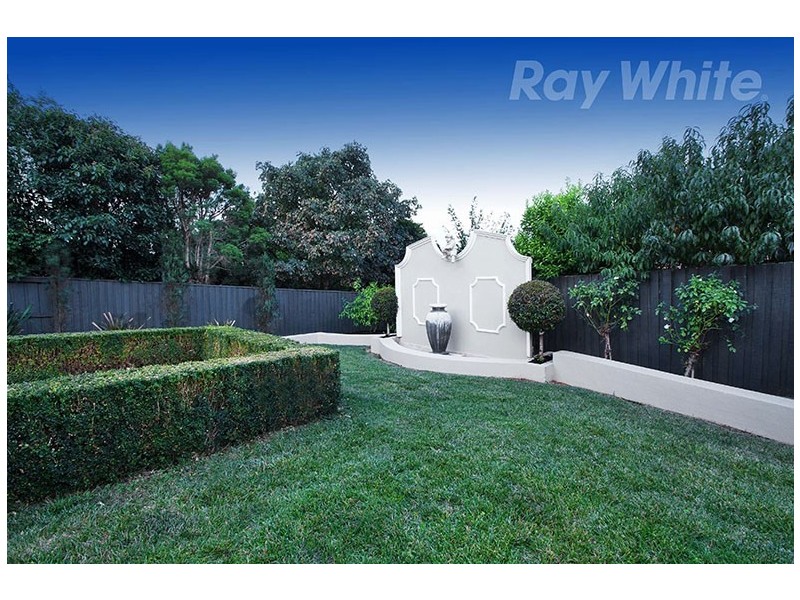 5 SUNNYRIDGE Court, Chirnside Park VIC 3116