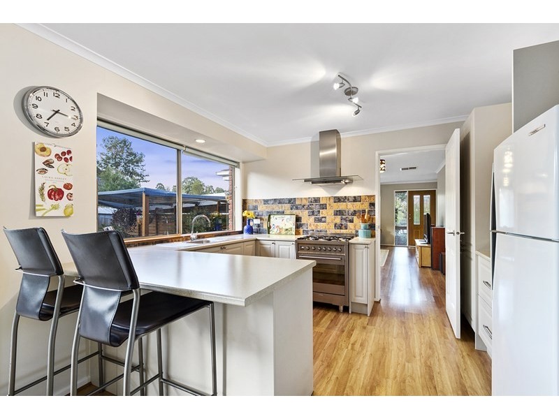 87 LANDSCAPE Drive, Mooroolbark VIC 3138