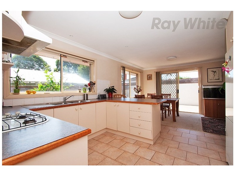 1 Mackenzie Court, Croydon South VIC 3136