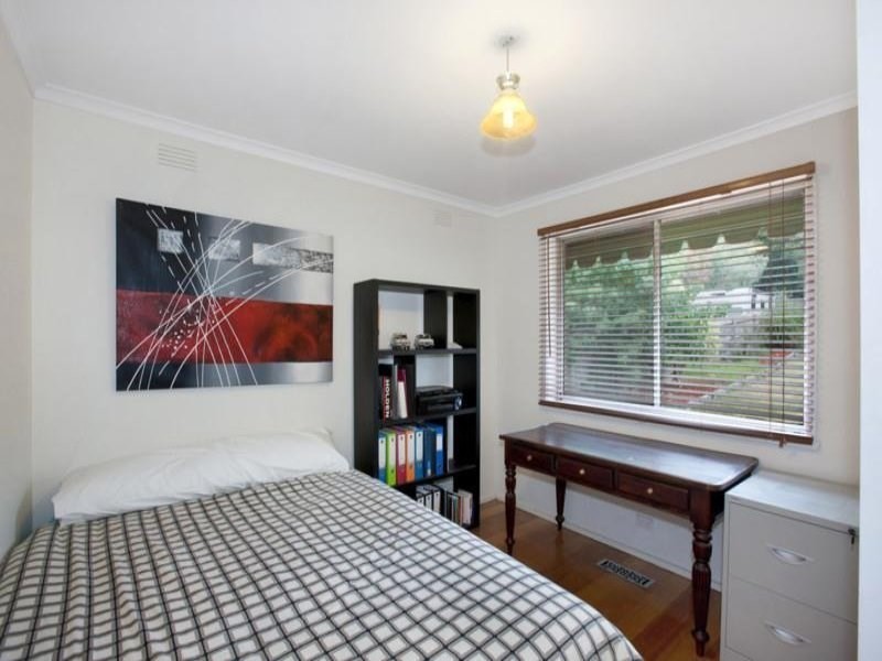 9 Oaktree Road, Croydon North VIC 3136
