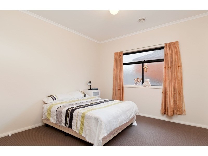 42 PACIFIC Drive, Mooroolbark VIC 3138