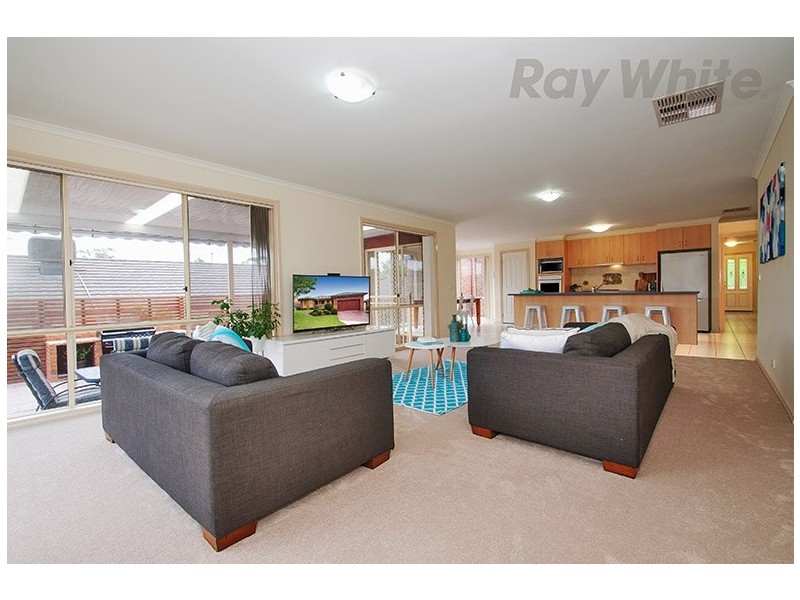 16 YARRA HILL Lane, Chirnside Park VIC 3116