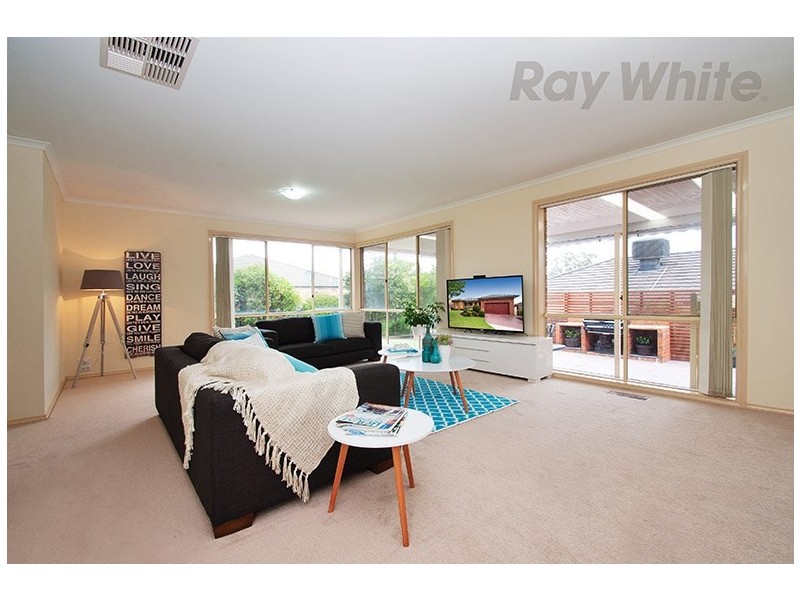 16 YARRA HILL Lane, Chirnside Park VIC 3116