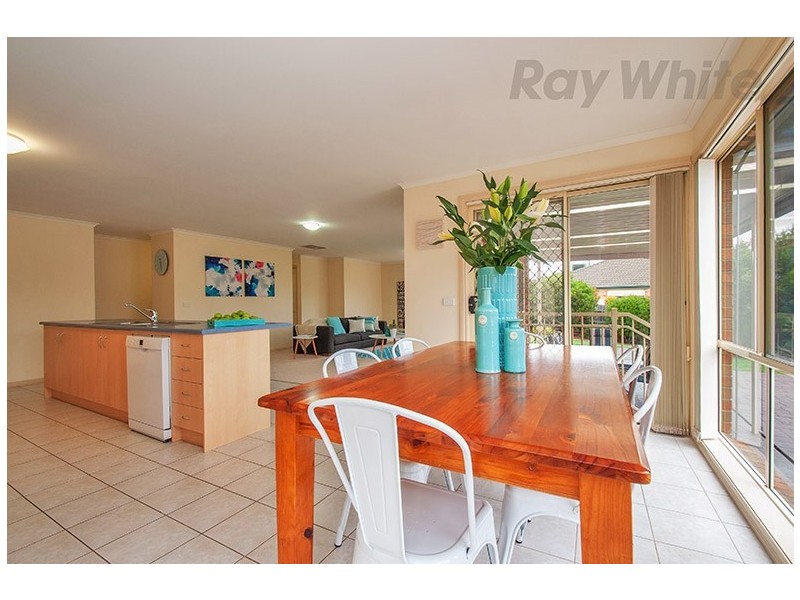 16 YARRA HILL Lane, Chirnside Park VIC 3116