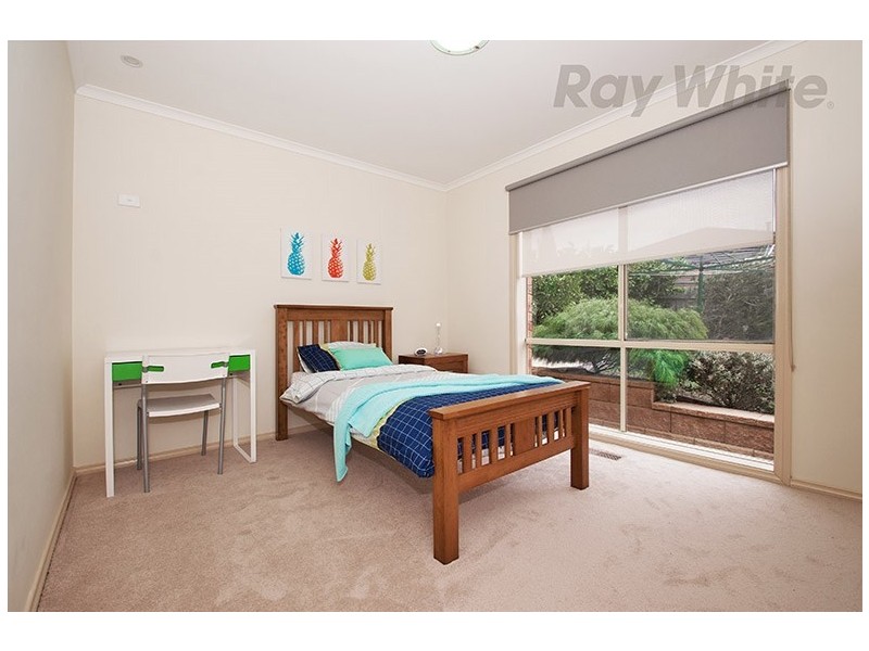 16 YARRA HILL Lane, Chirnside Park VIC 3116