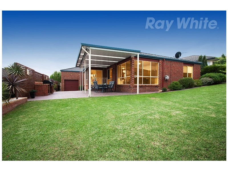 16 YARRA HILL Lane, Chirnside Park VIC 3116