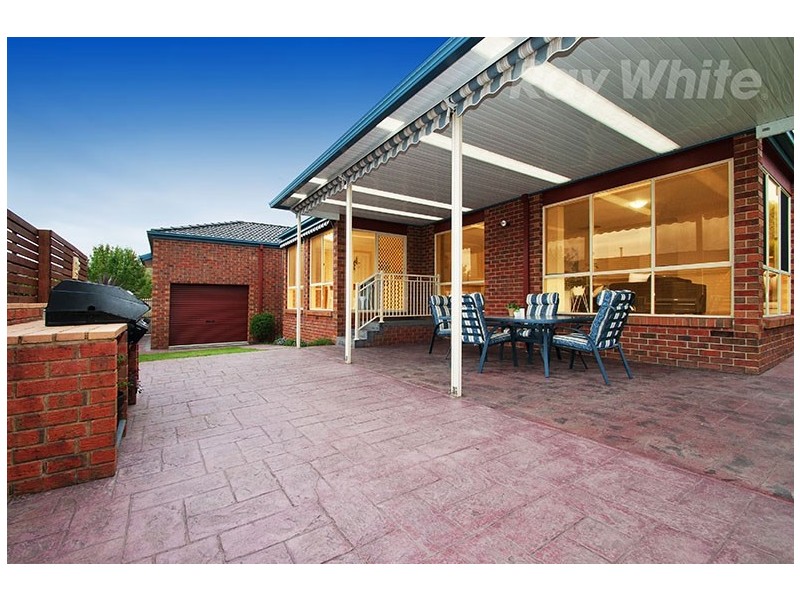 16 YARRA HILL Lane, Chirnside Park VIC 3116