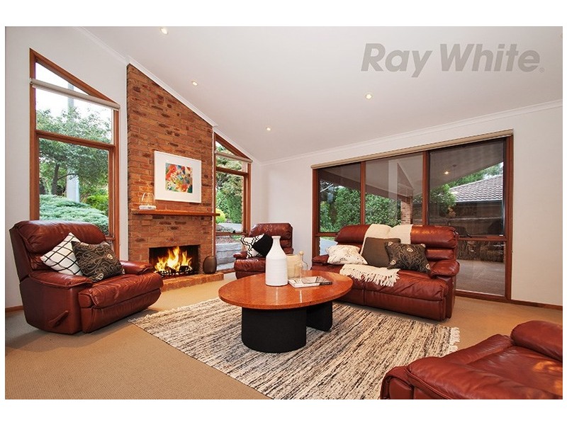 7 PATTERDALE Court, Croydon Hills VIC 3136