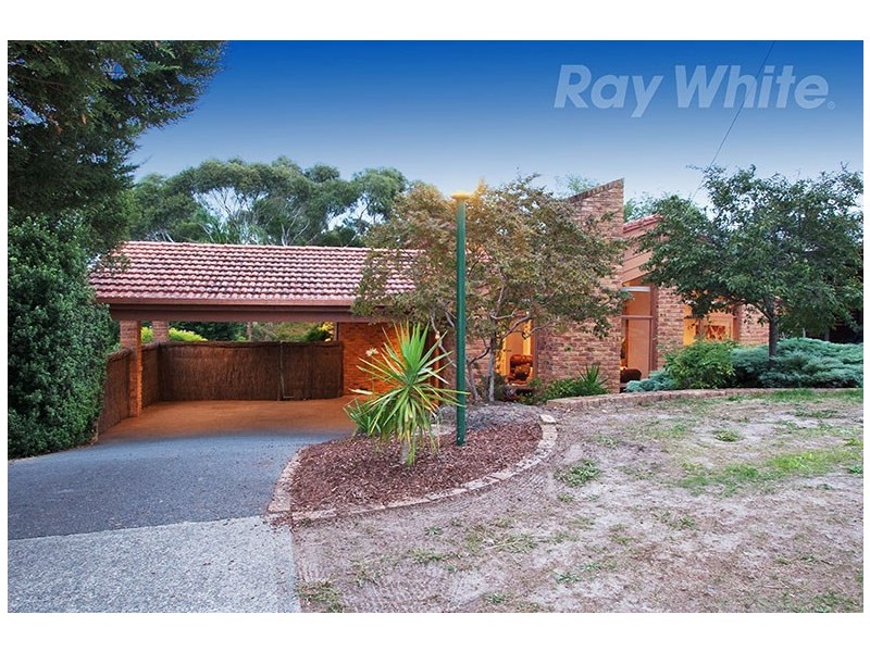 7 PATTERDALE Court, Croydon Hills VIC 3136