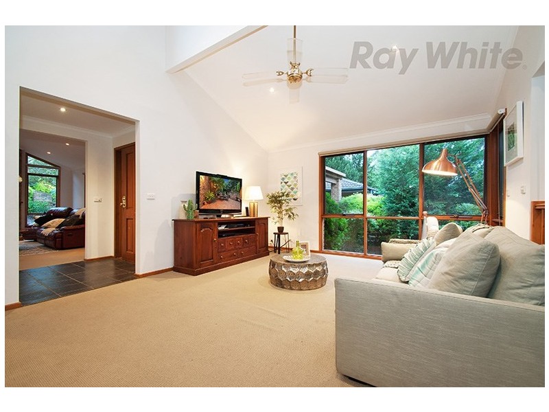 7 PATTERDALE Court, Croydon Hills VIC 3136