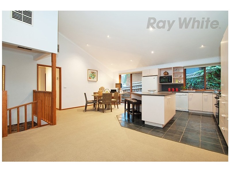 7 PATTERDALE Court, Croydon Hills VIC 3136
