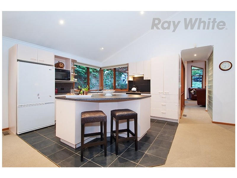 7 PATTERDALE Court, Croydon Hills VIC 3136