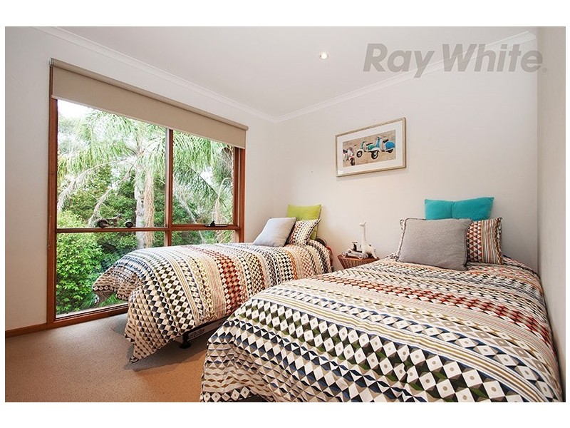 7 PATTERDALE Court, Croydon Hills VIC 3136