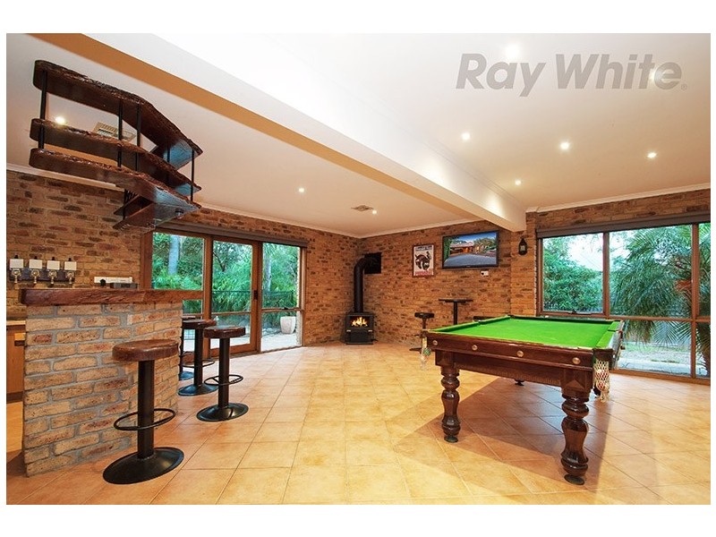 7 PATTERDALE Court, Croydon Hills VIC 3136