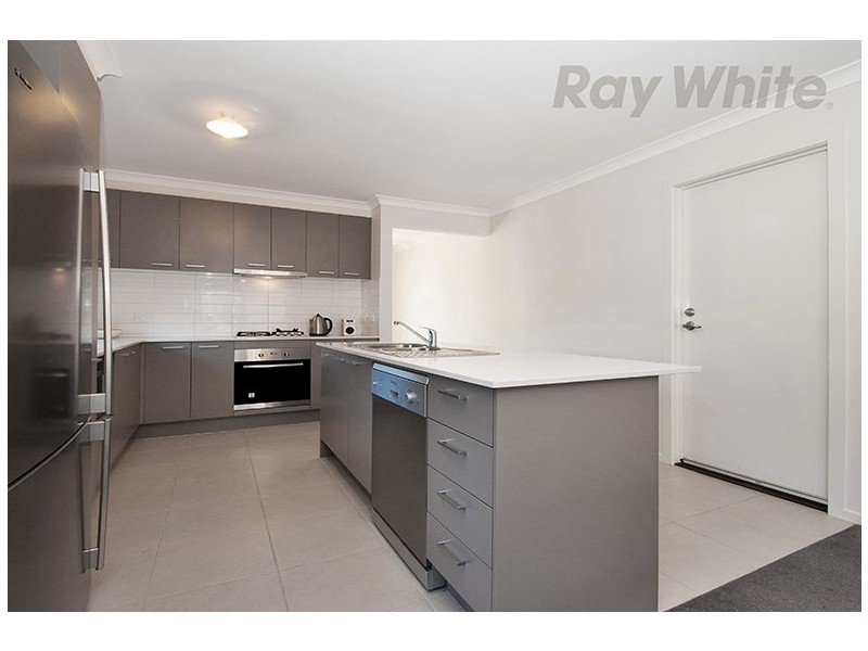 99 Spriggs Drive, Croydon VIC 3136