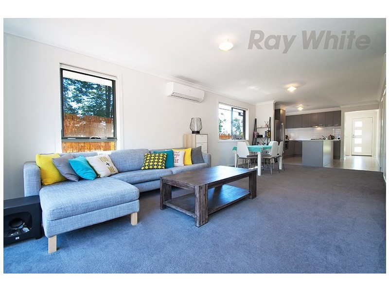 99 Spriggs Drive, Croydon VIC 3136