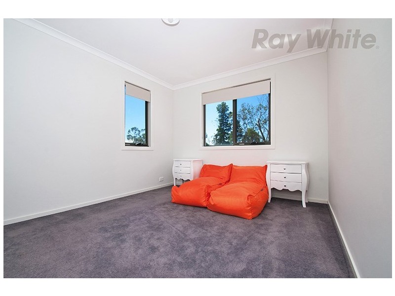 99 Spriggs Drive, Croydon VIC 3136