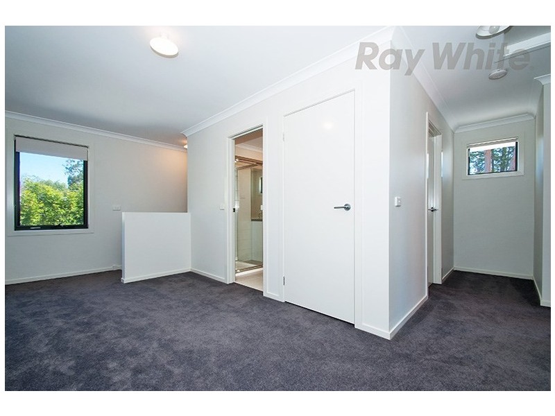 99 Spriggs Drive, Croydon VIC 3136