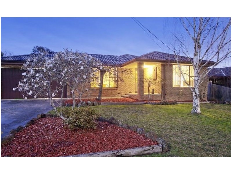 50 Zina Grove, Mooroolbark VIC 3138