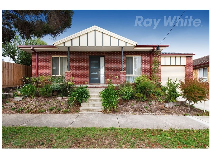18 AINTREE Street, Mooroolbark VIC 3138