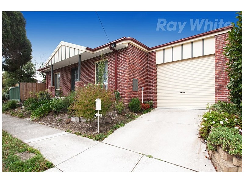 18 AINTREE Street, Mooroolbark VIC 3138