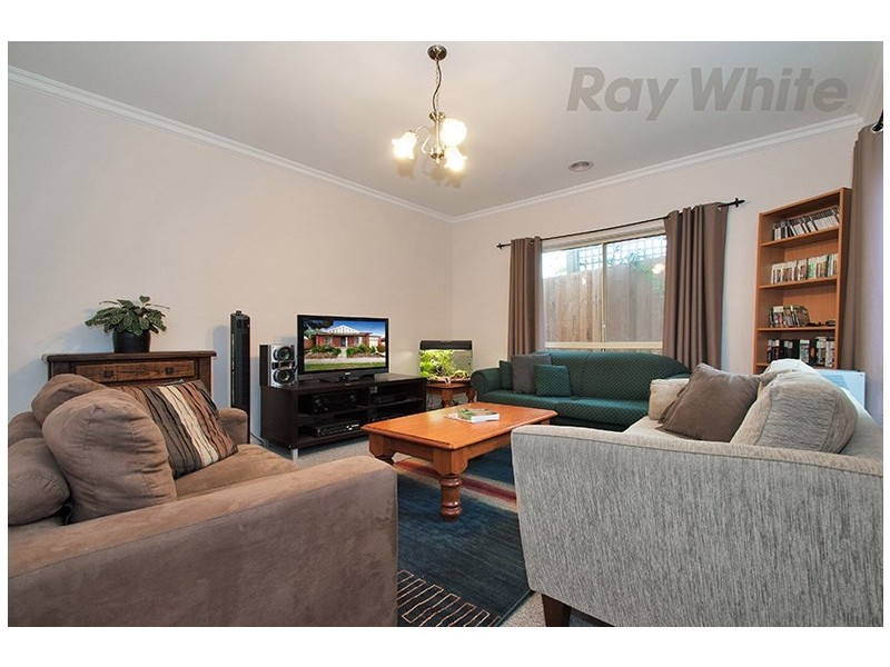 18 AINTREE Street, Mooroolbark VIC 3138