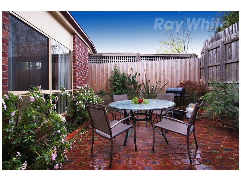 18 AINTREE Street, Mooroolbark VIC 3138