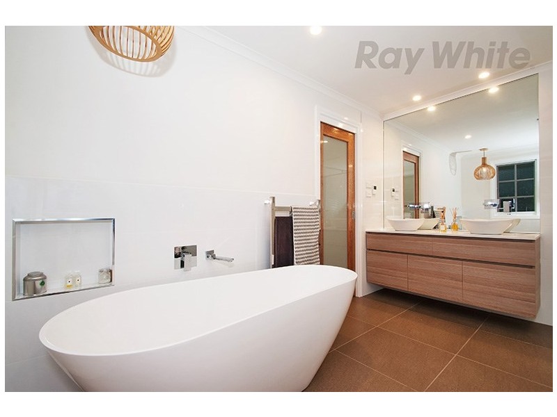 3 SILVER BIRCH Close, Croydon North VIC 3136